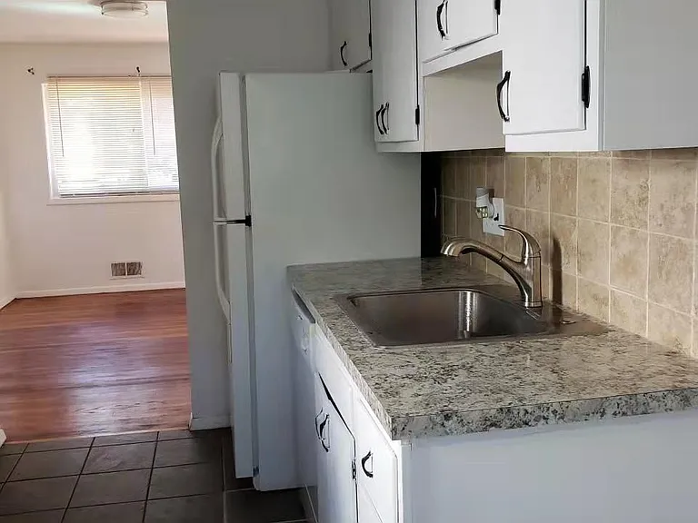 11715 Enid Dr — Photo 5