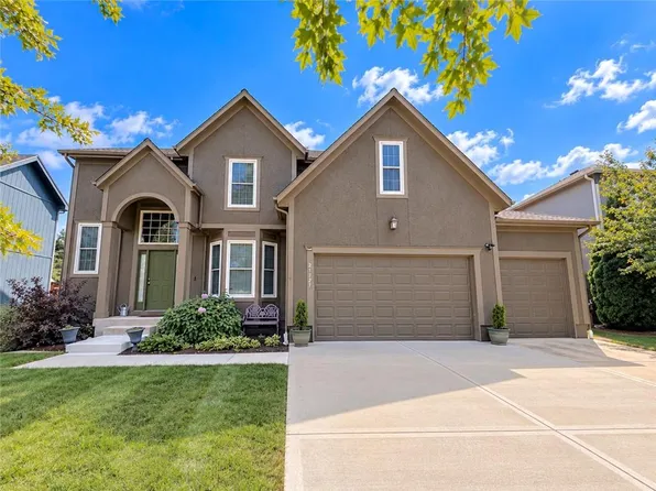 21727 W 96th St, Lenexa, KS 66220