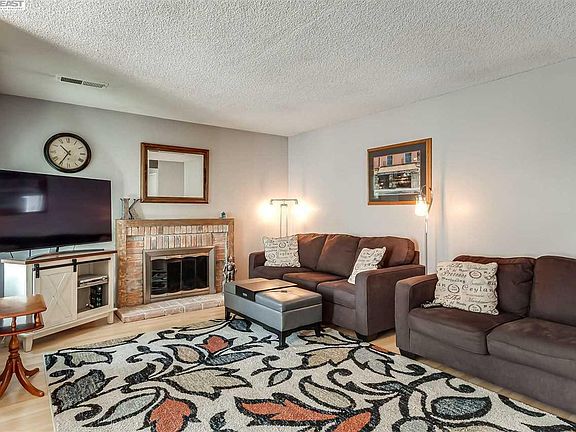 5th image of 34540 Wells Ave