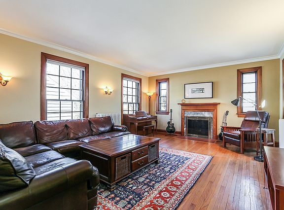 4th image of 1267 Berkley Ct