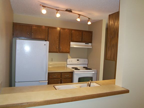 4th image of 2478 Cobble Hill Alcove APT B