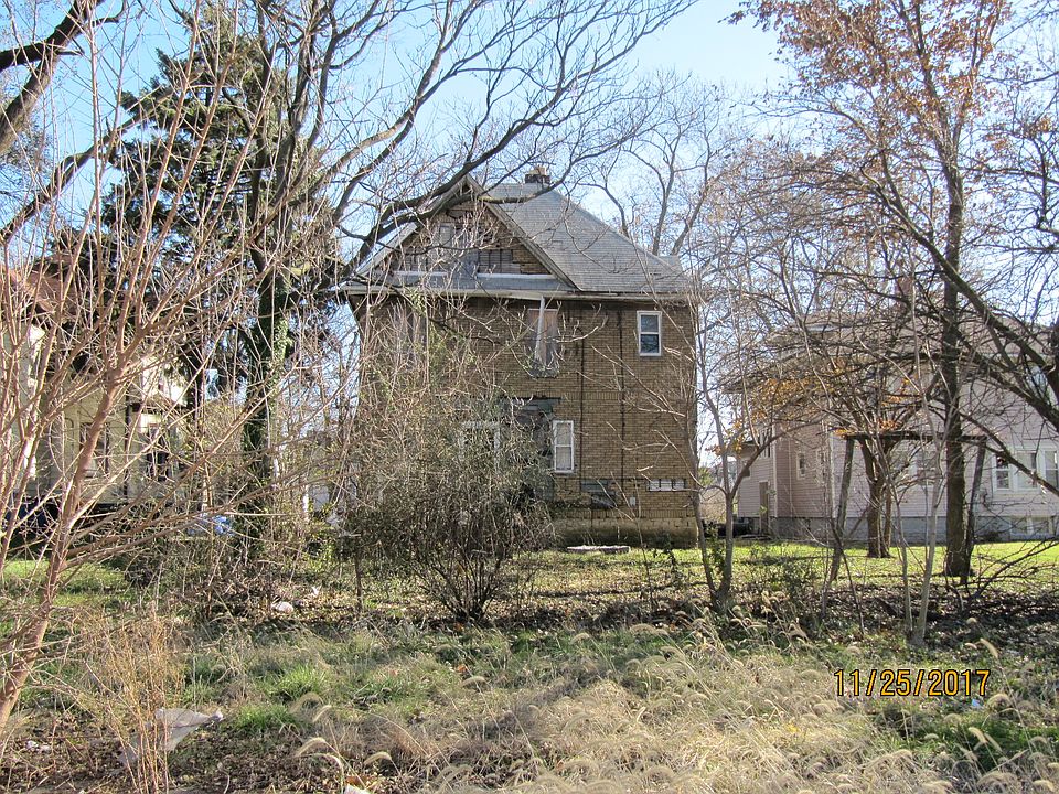 2nd image of 173 N Evergreen Ave