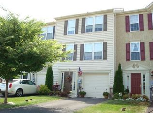 7 Carriage House Rd, Pottstown, PA 19465