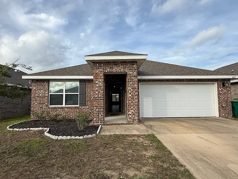 4611 Reveille Way — Photo 1