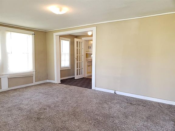 2nd image of 5717 Farnsworth Ave