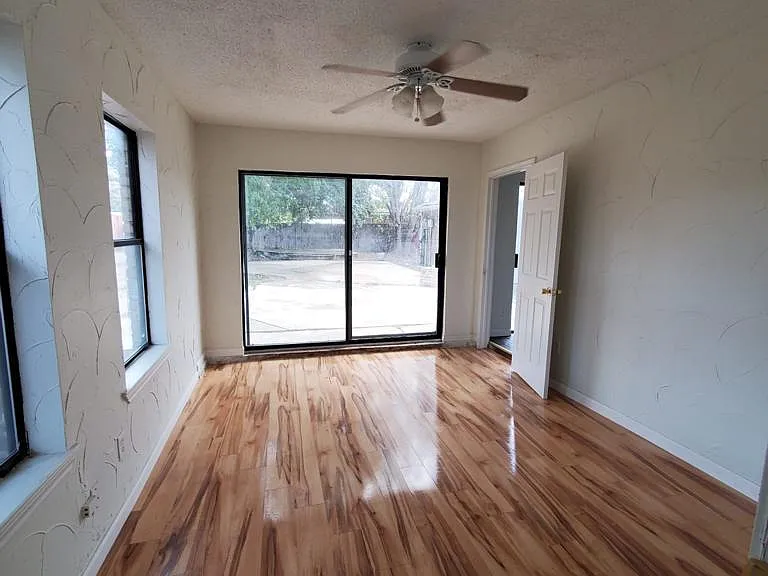 1511 Estates Way — Photo 1