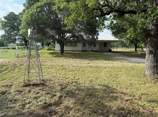 820 Goshen Rd, Springtown, TX 76082