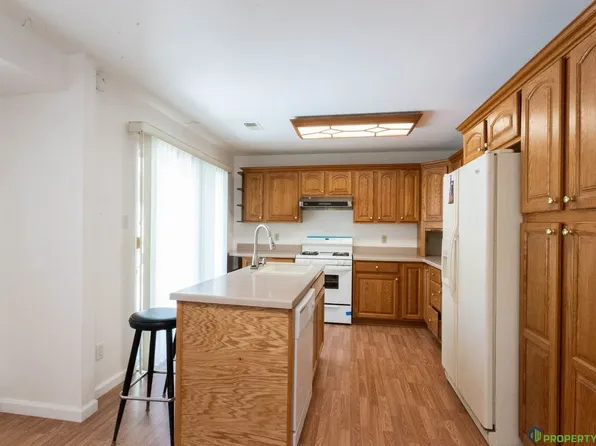 402 Highmeadow Ct, Reisterstown, MD 21136
