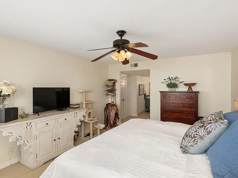 2920 Union St #105 — Photo 15