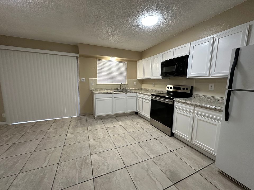 1st image of 513 Wisconsin St NE APT 1B