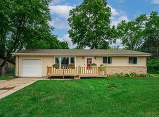 903 Kenmore Rd, Rockford, IL 61108