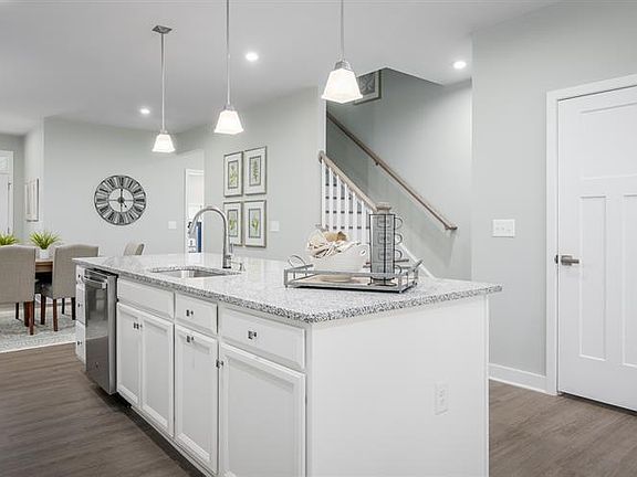 5th image of 107 Great Falls Ct