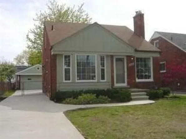20680 Beaufait St, Harper Woods, MI 48225