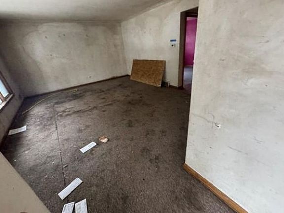 3rd image of 4339 Center Ave