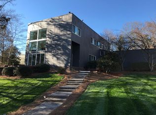301 Sardis Ln, Charlotte, NC 28270
