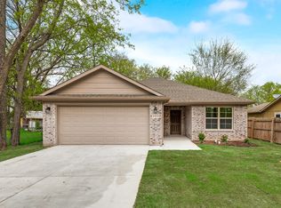 1433 Gribble St, Gainesville, TX 76240