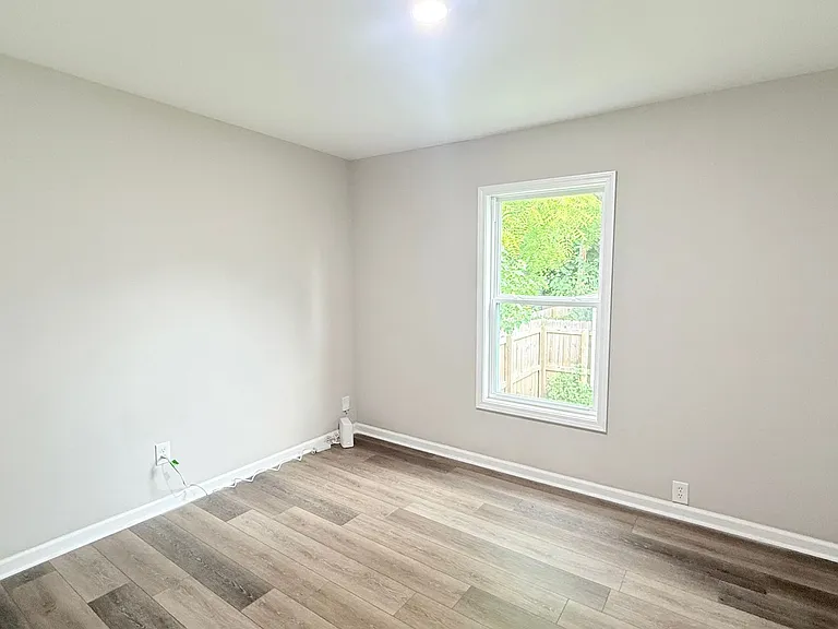 1827 Culbertson Ave — Photo 8