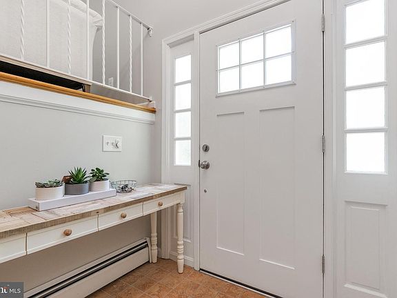 3rd image of 4816 Stillwell Ave