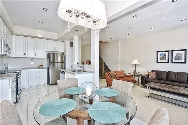 7 Lakelawn Rd #11 — Photo 4