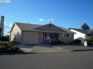 813 S Columbia Dr, Woodburn, OR 97071