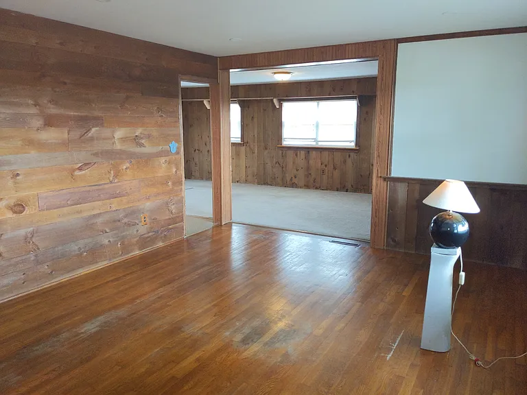 903 Breneman Rd — Photo 29