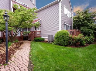 1204 Hope St APT 5, Stamford, CT 06907