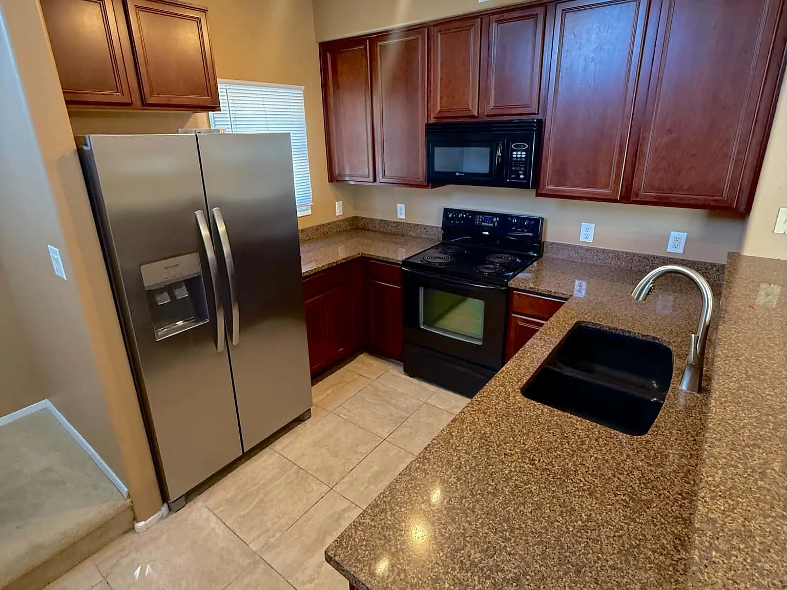 2 bed, 1187 sqft, $1,800 — Photo 2