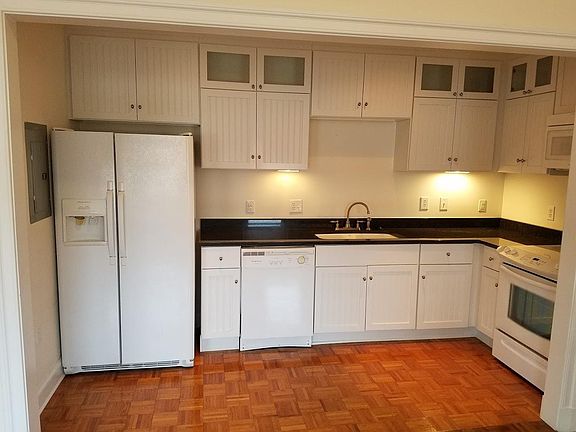 2nd image of 212 E Clay St #U4c