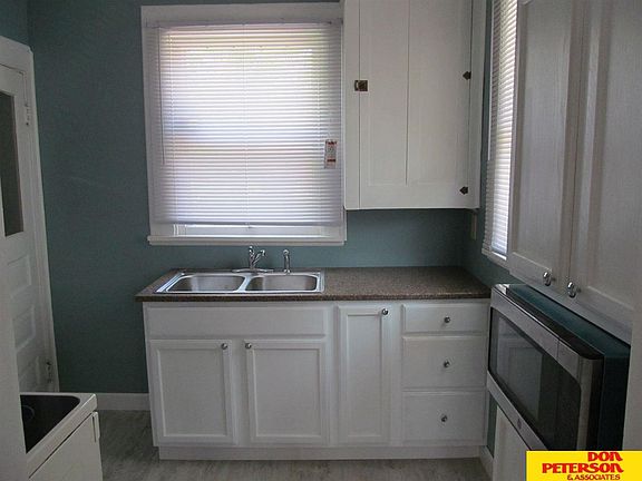 3rd image of 1417 N Platte Ave
