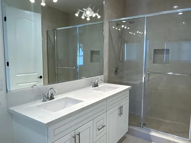 5552 Welland Ave — Photo 18
