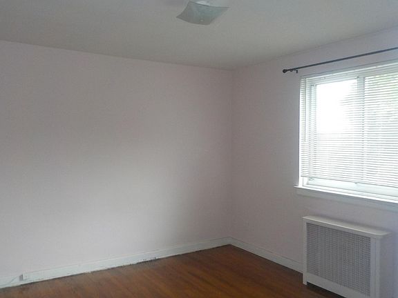 4th image of 245-16 77 Crescent #2nd FL