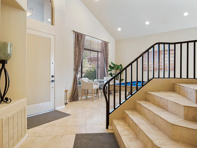6419 E Betty Elyse Ln — Photo 4