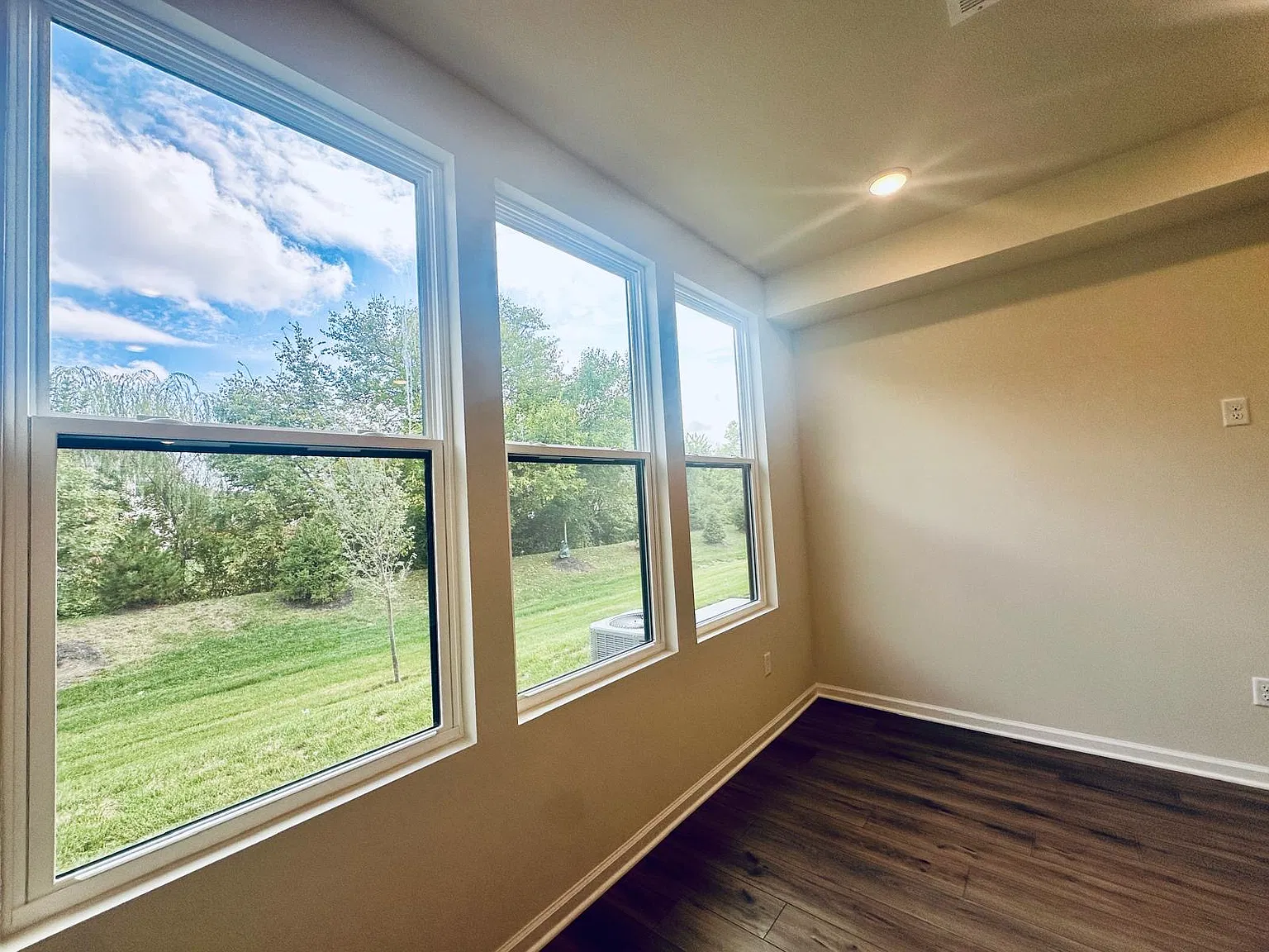 3 bed, 1883 sqft, $2,650 — Photo 4