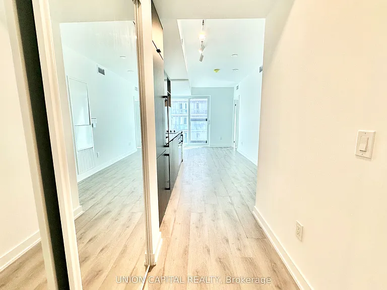 252 Church St #1110 — Photo 4