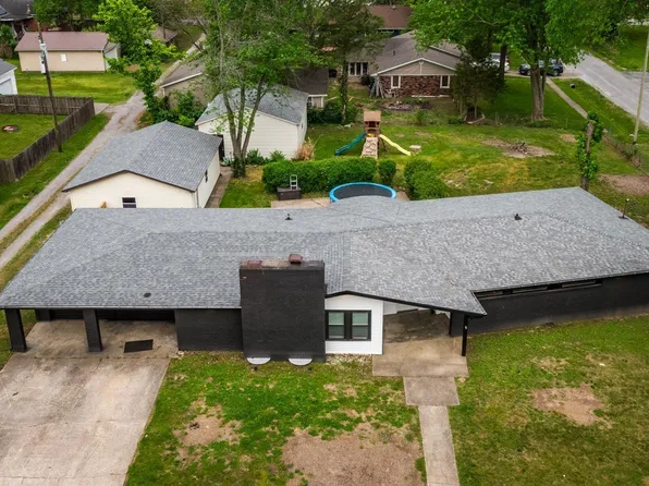 602 E Garland St, West Frankfort, IL 62896