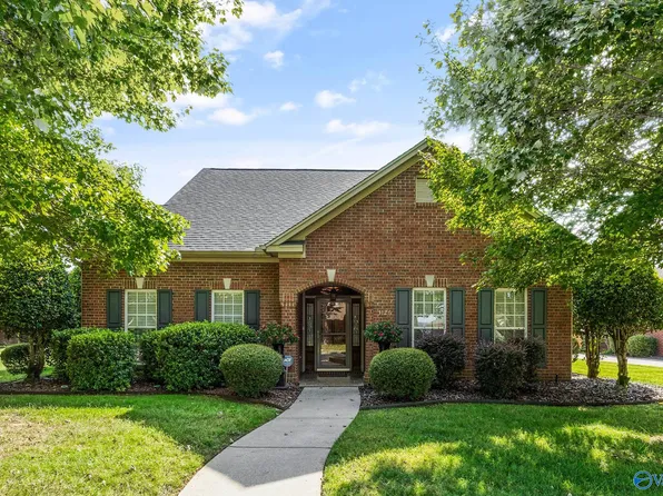 3126 Waterman Dr SE, Owens Cross Roads, AL 35763