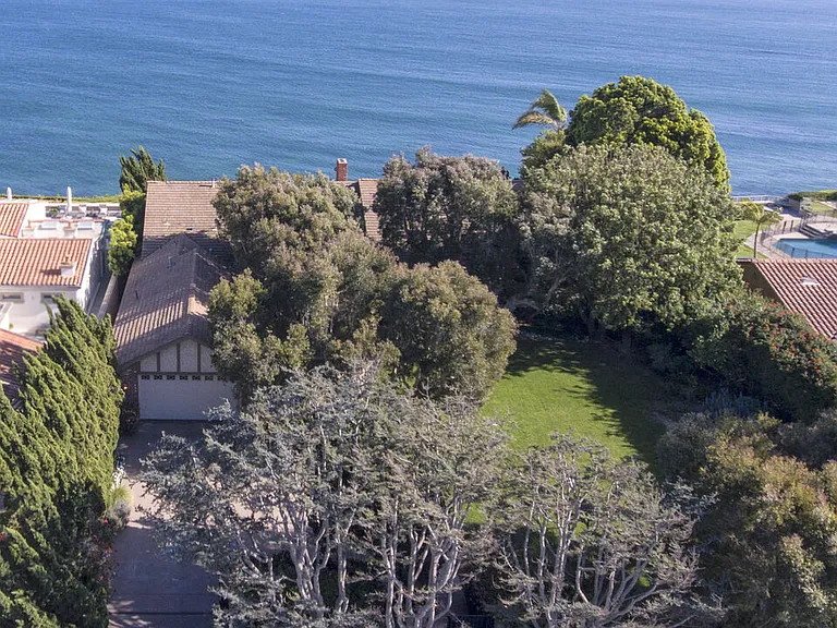 29008 Cliffside Dr — Photo 28