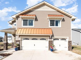 1721 Juniper Knl, Mayer, MN 55360