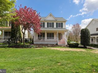11 New Cut Rd, Round Hill, VA 20141