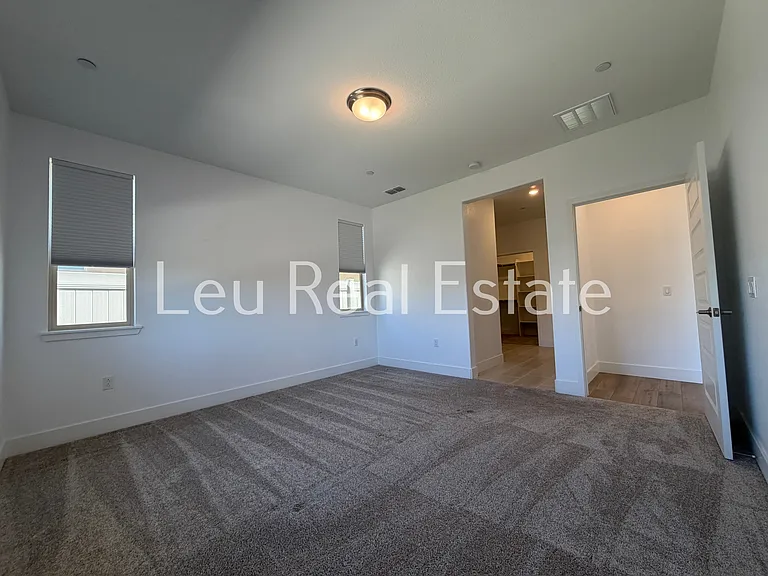 8961 Cerro Vista Dr — Photo 13
