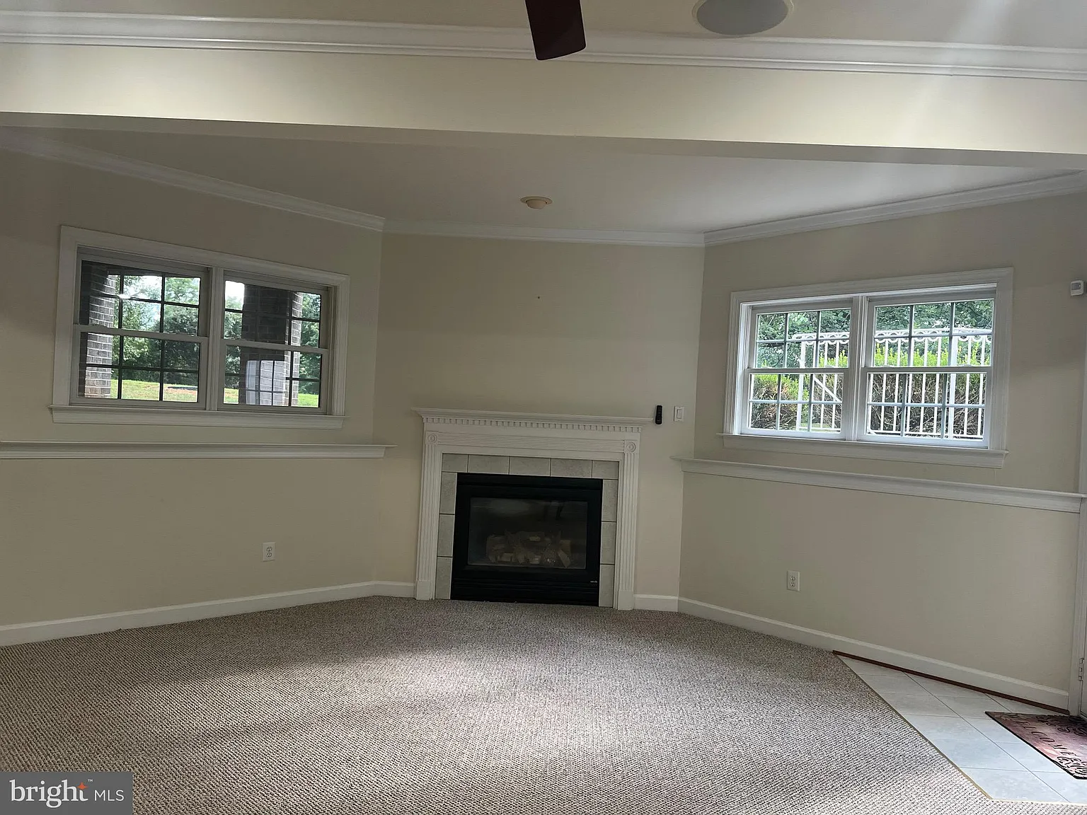 2 bed, 7287 sqft, $2,300 — Photo 3