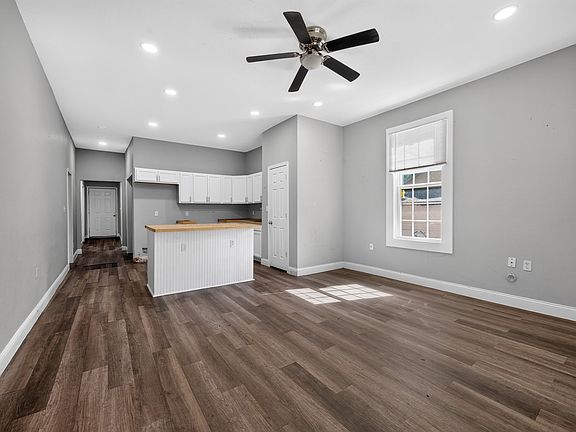 3rd image of 514 W 6th St