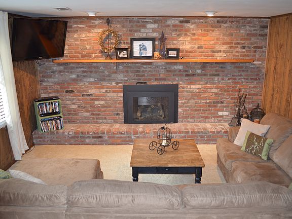 4th image of 3006 Acacia Cir