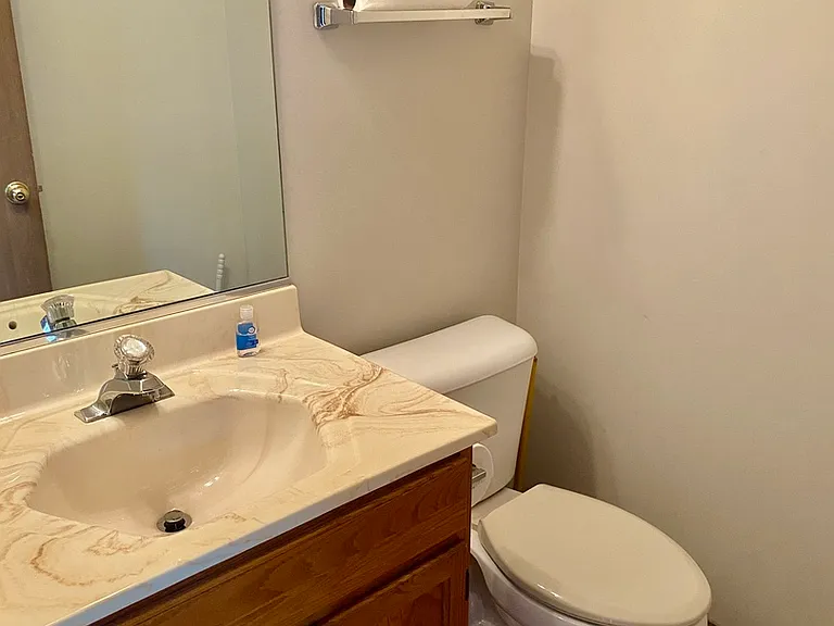 214 Stoneybrook Ln — Photo 11