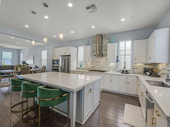 7228 Carneros Ln, Dublin, CA 94568