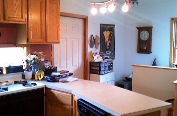 3rd image of 1646 Xerxes Ave N