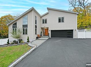 11 Campbell Ave, Woodcliff Lake, NJ 07677