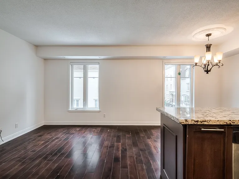 21 Pirandello St #1215 — Photo 5