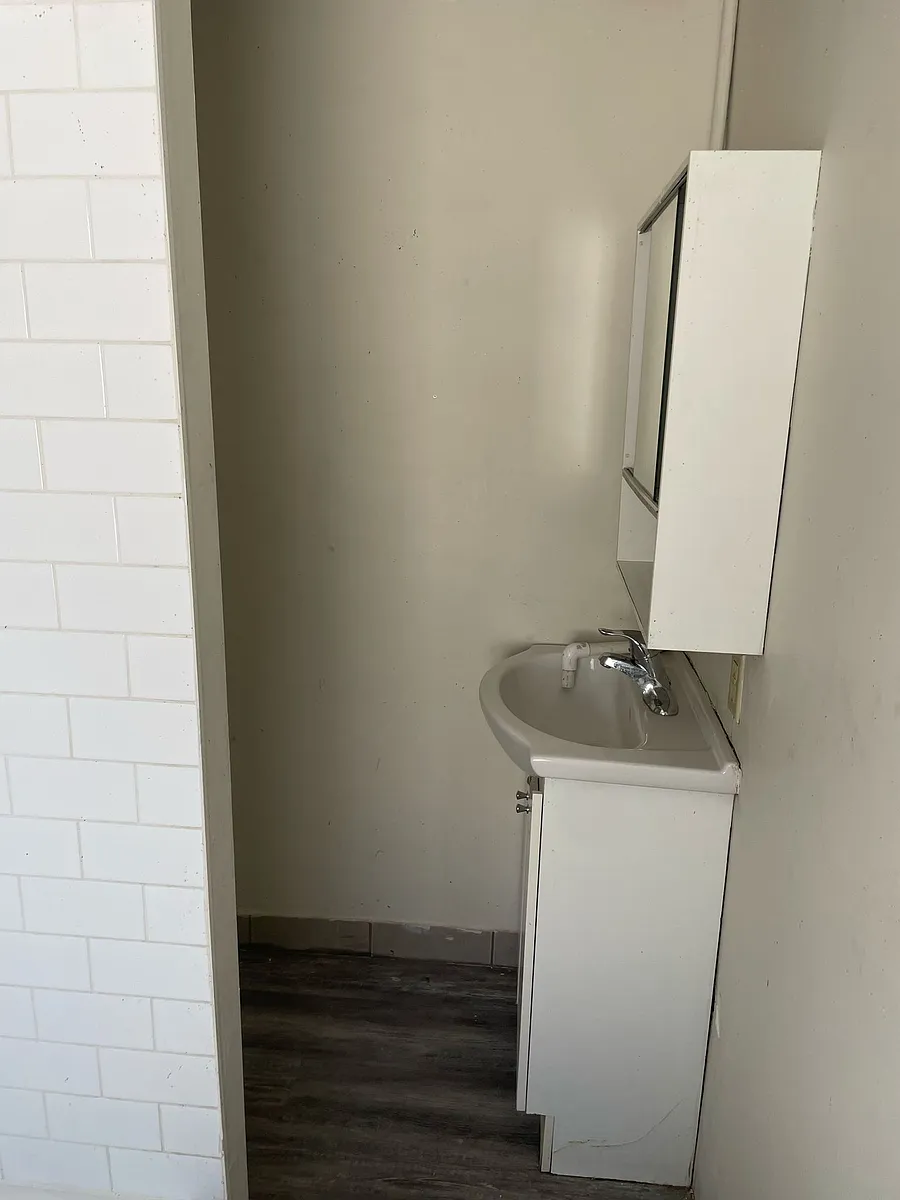 Building Photo - 705 Moy Ave #2