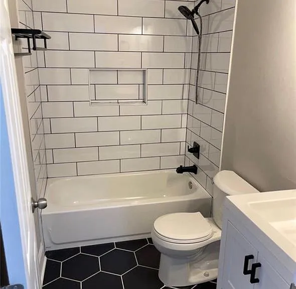 2463 Wayne St SW — Photo 7
